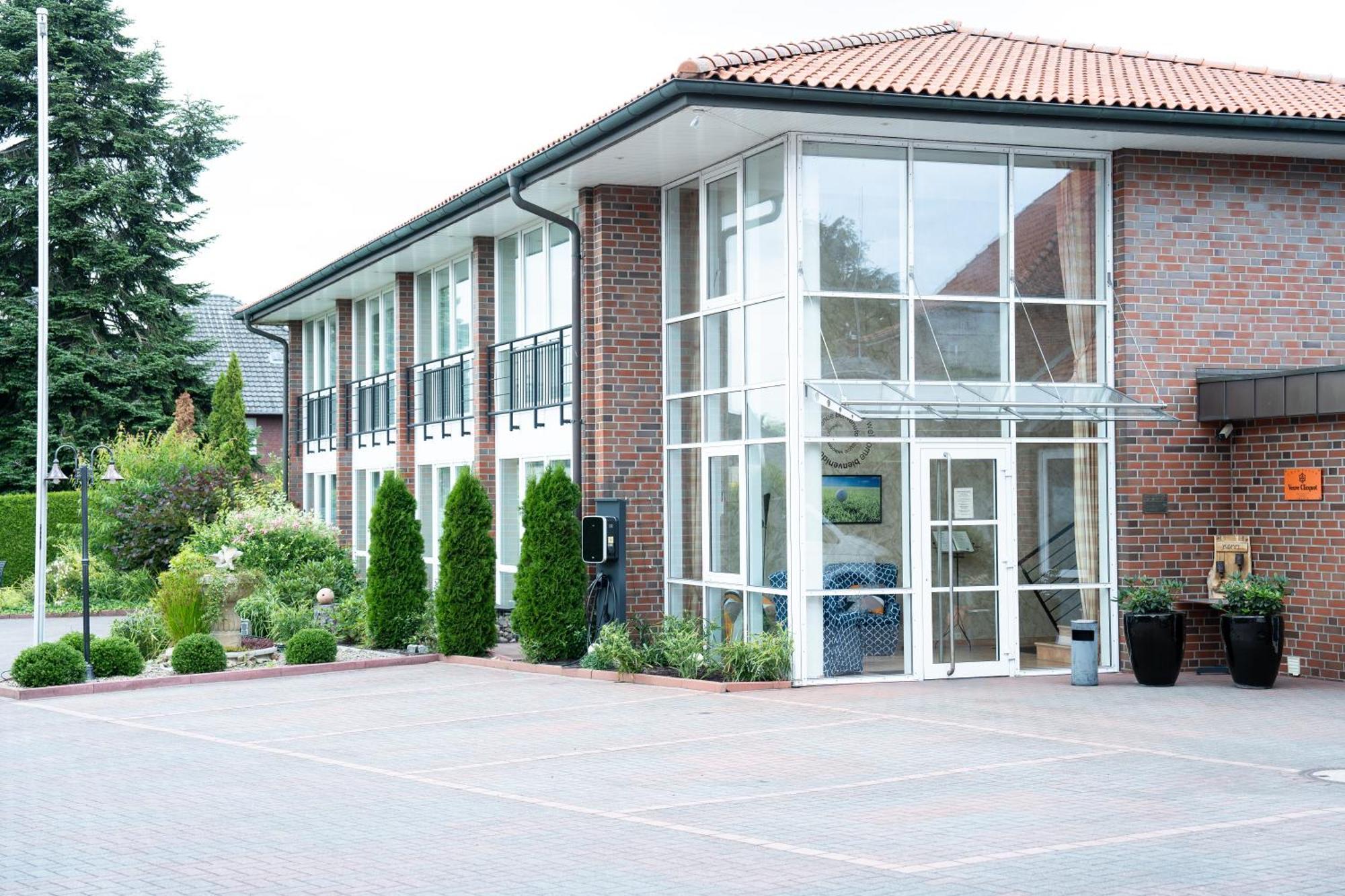 Hotel Zur Post - Economy Rooms Garrel Exterior photo